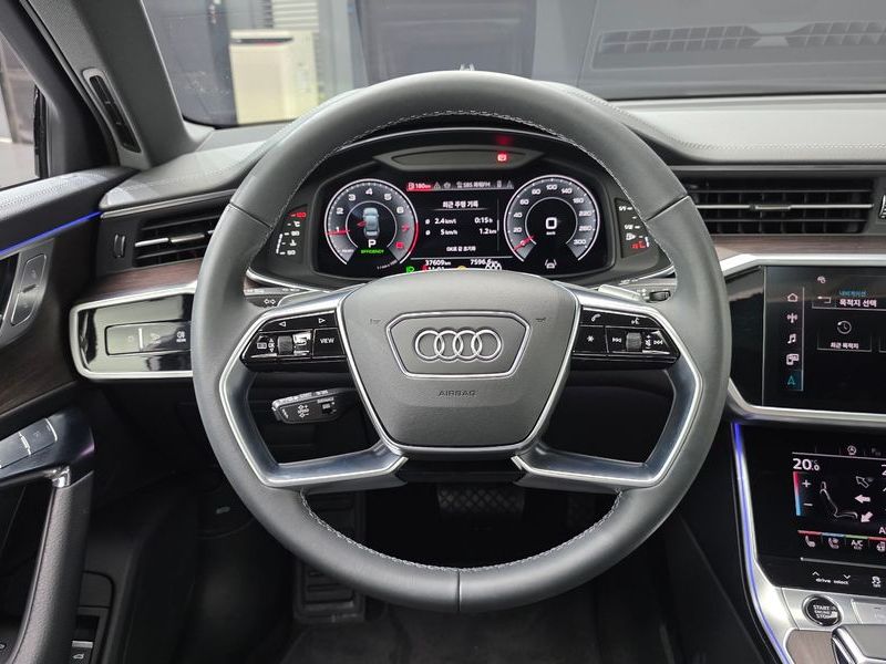 2025 Audi A6 45 TFSI Quattro Premium photo 12