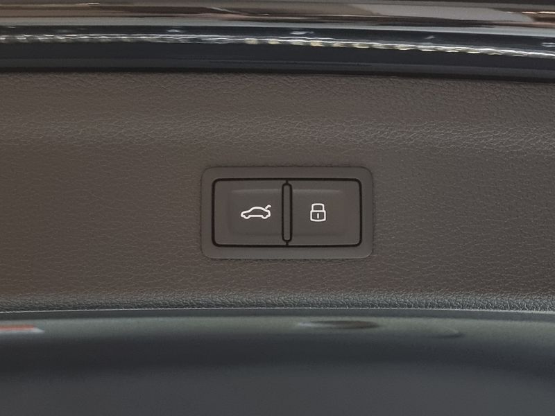 2025 Audi Q3 40 TFSI Quattro photo 14