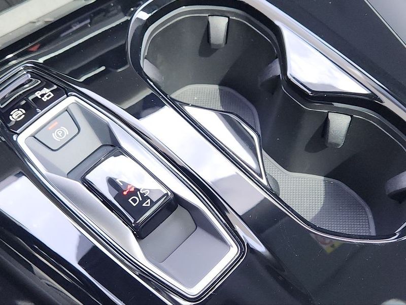 2025 Audi Q5 40 TFSI Quiattro Advanced photo 9
