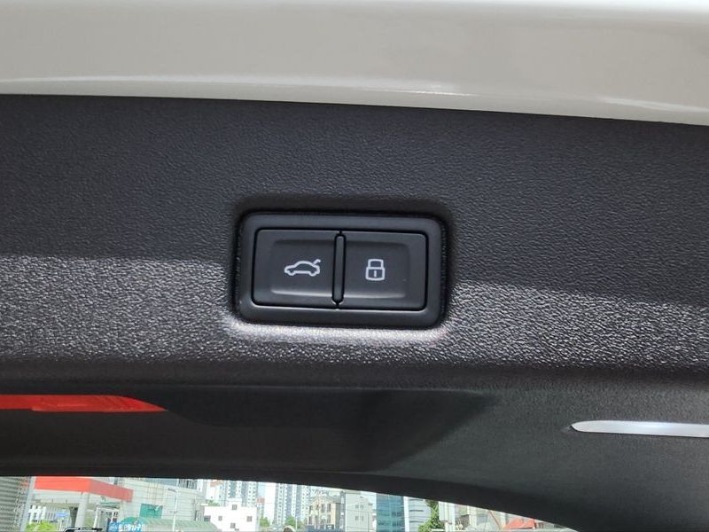2025 Audi Q5 40 TFSI Quiattro Advanced photo 16