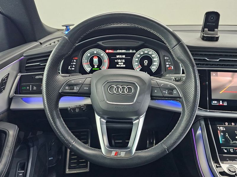 2022 Audi Q8 50 TDI Quattro Premium photo 14