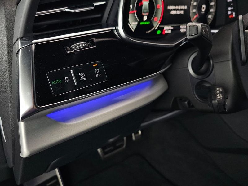 2022 Audi Q8 50 TDI Quattro Premium photo 28