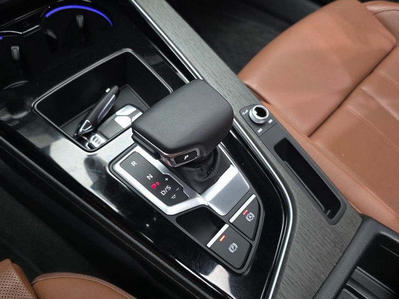 2023 Audi A4 40 TFSI Premium photo 9