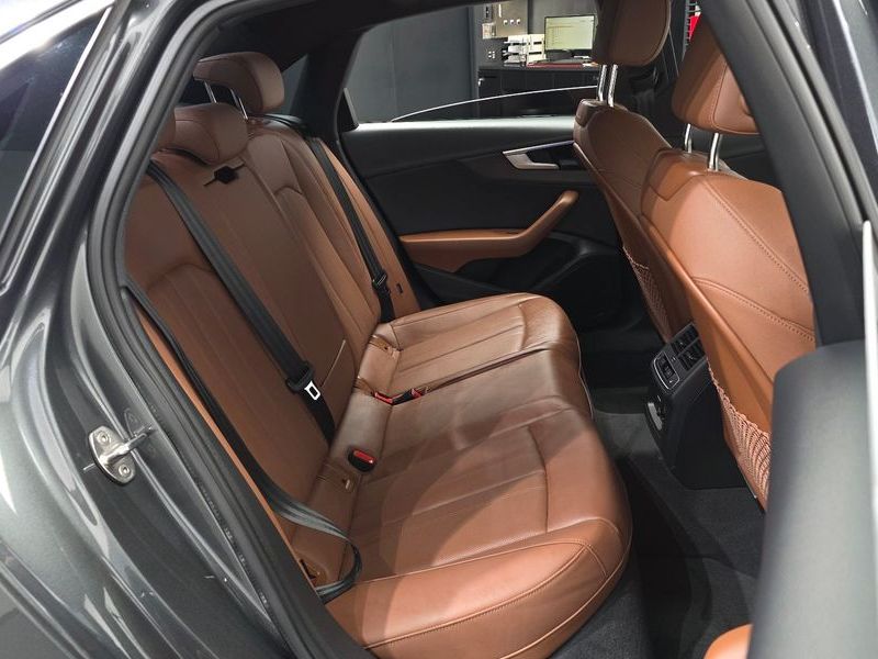 2023 Audi A4 40 TFSI Premium photo 12