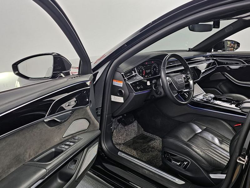 2021 Audi A8 55 TFSI Quattro LWB photo 10