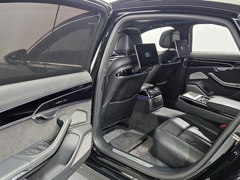 2021 Audi A8 55 TFSI Quattro LWB photo 11