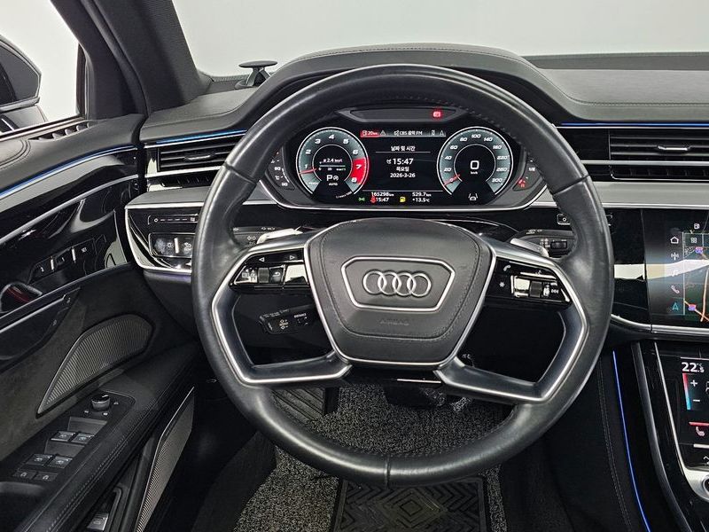 2021 Audi A8 55 TFSI Quattro LWB photo 13