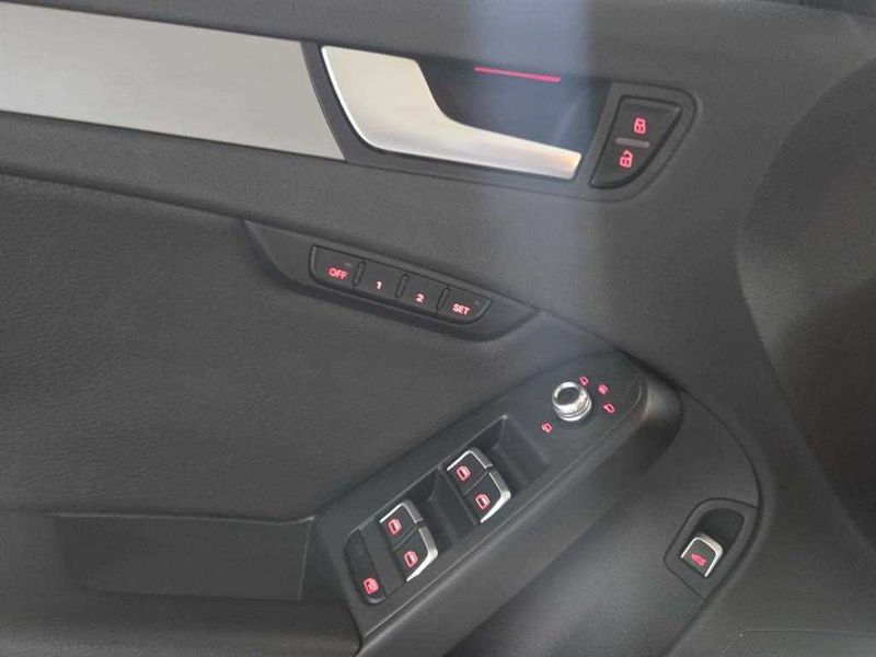 2015 Audi A4 35 TDI Quattro Dynamic B8 photo 16