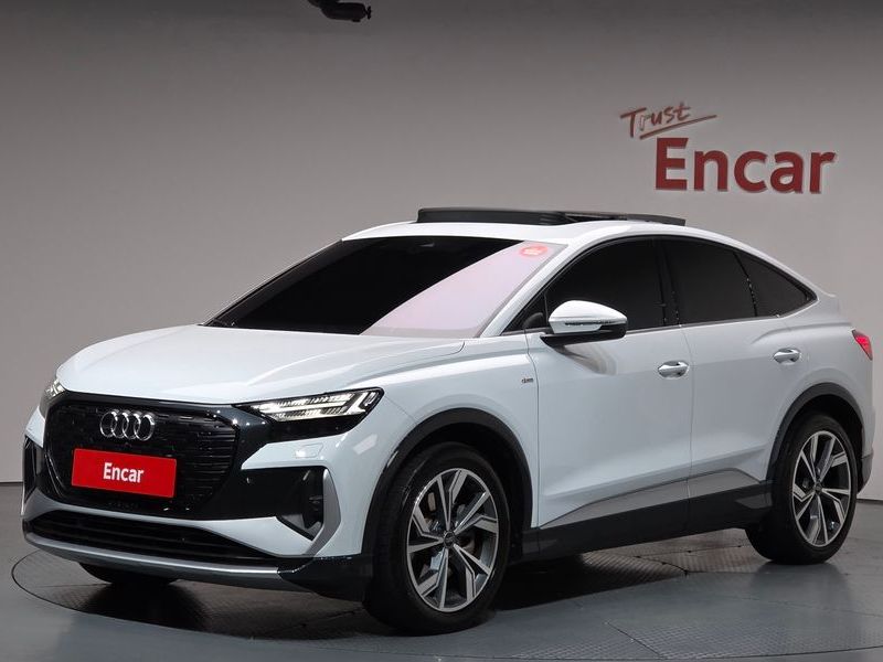 2023 Audi e-tron 40 Premium Sportback photo 1