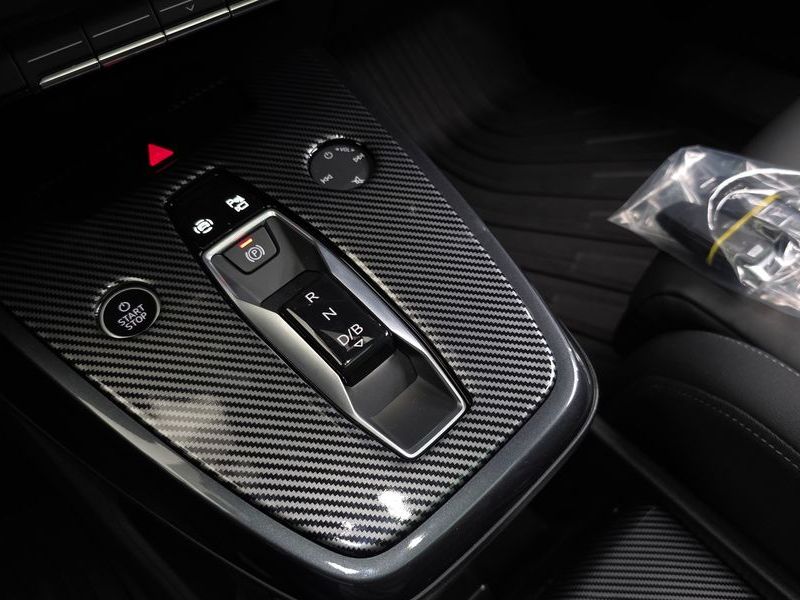 2023 Audi e-tron 40 Premium Sportback photo 9