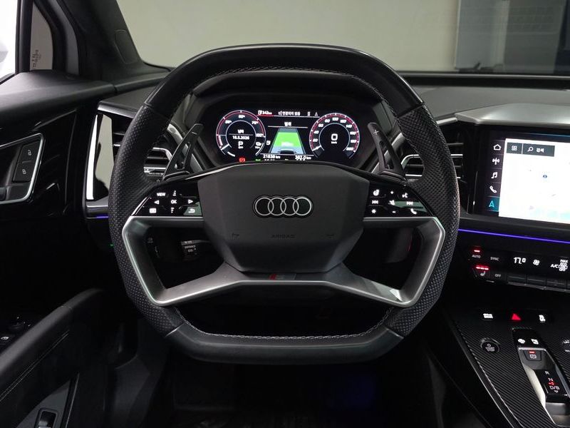 2023 Audi e-tron 40 Premium Sportback photo 12