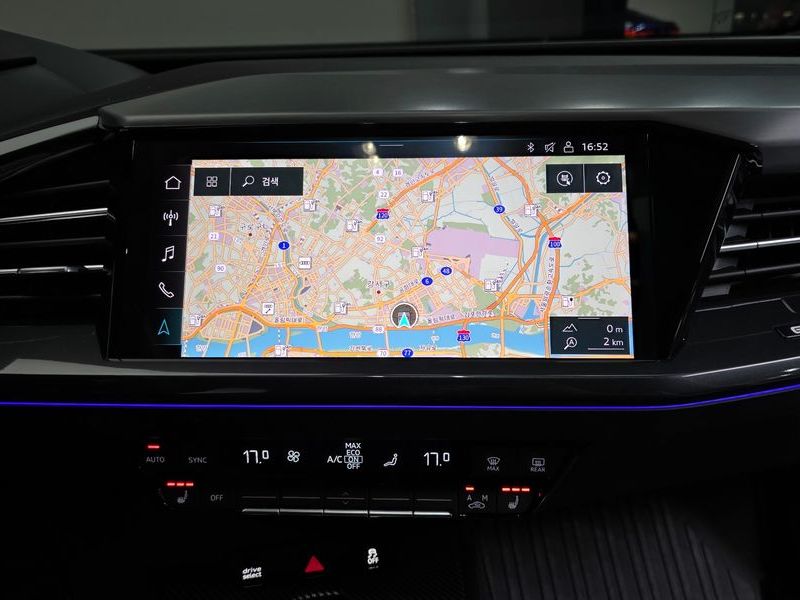 2023 Audi e-tron 40 Premium Sportback photo 13