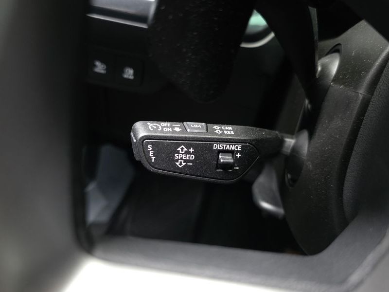 2023 Audi e-tron 40 Premium Sportback photo 17