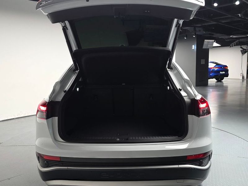 2023 Audi e-tron 40 Premium Sportback photo 20