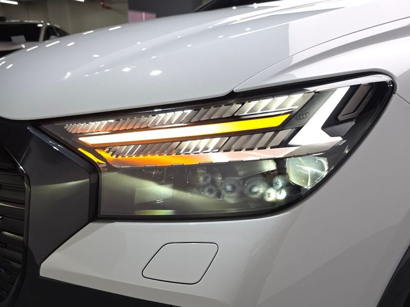 2023 Audi e-tron 40 Premium Sportback photo 22