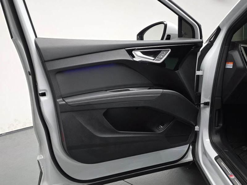 2023 Audi e-tron 40 Premium Sportback photo 24