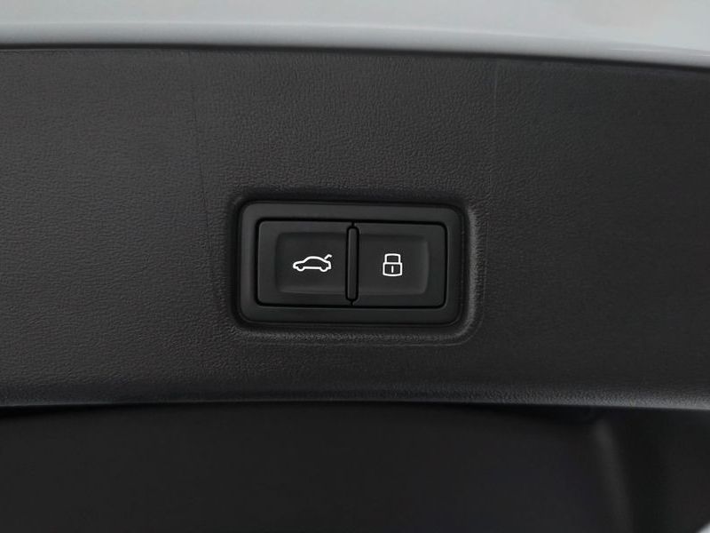 2023 Audi e-tron 40 Premium Sportback photo 30