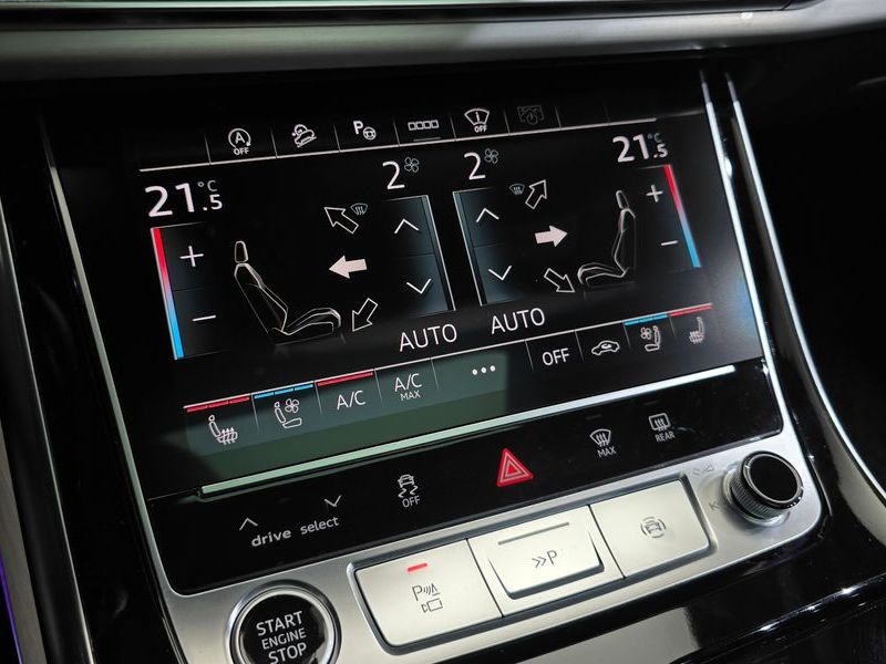 2023 Audi Q8 55 TFSI Quattro Premium photo 17