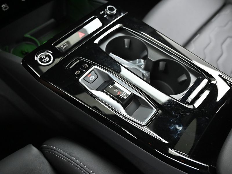 2025 Audi A6 Performance S line photo 9