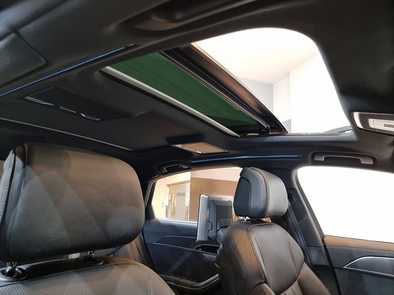 2023 Audi A8 55 TFSI Quattro Premium LWB photo 12