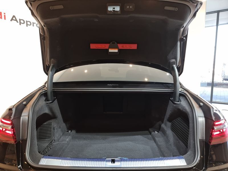 2023 Audi A8 55 TFSI Quattro Premium LWB photo 15