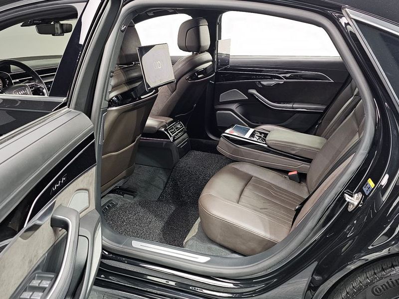 2021 Audi A8 55 TFSI Quattro LWB photo 16
