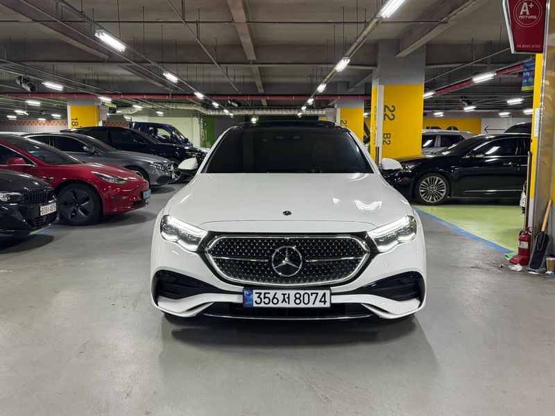 2026 Mercedes-Benz E-Class E300 4MATIC AMG Line photo 1