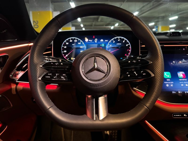 2026 Mercedes-Benz E-Class E300 4MATIC AMG Line photo 13