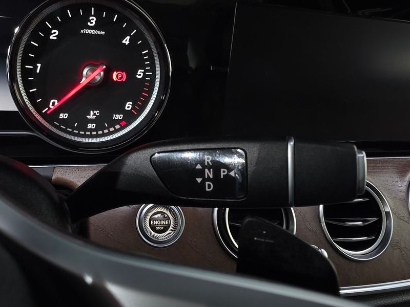 2019 Mercedes-Benz E-Class E220d 4MATIC Exclusive photo 9