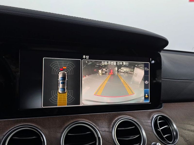 2019 Mercedes-Benz E-Class E220d 4MATIC Exclusive photo 17