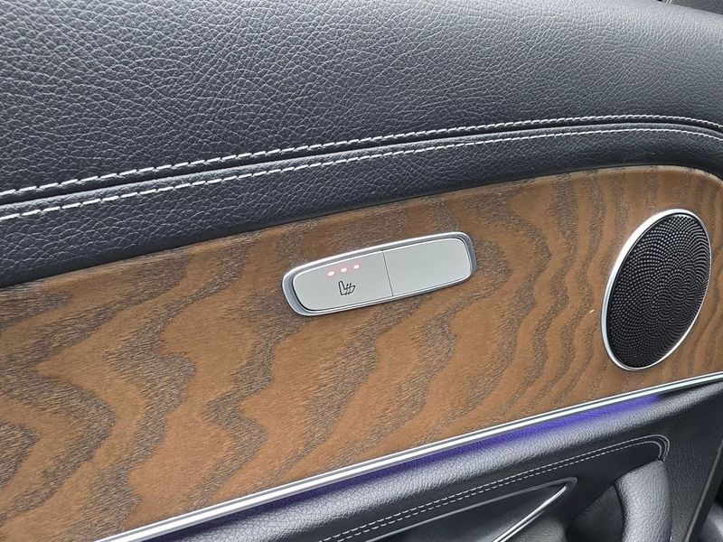 2019 Mercedes-Benz E-Class E220d 4MATIC Exclusive photo 19