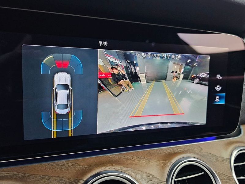 2021 Mercedes-Benz E-Class E250 Exclusive photo 16
