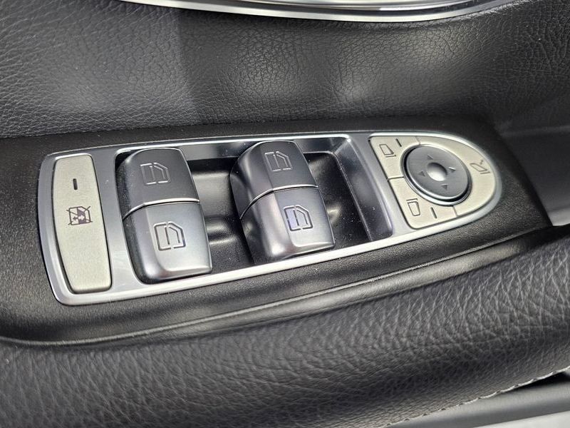 2021 Mercedes-Benz E-Class E250 Exclusive photo 29
