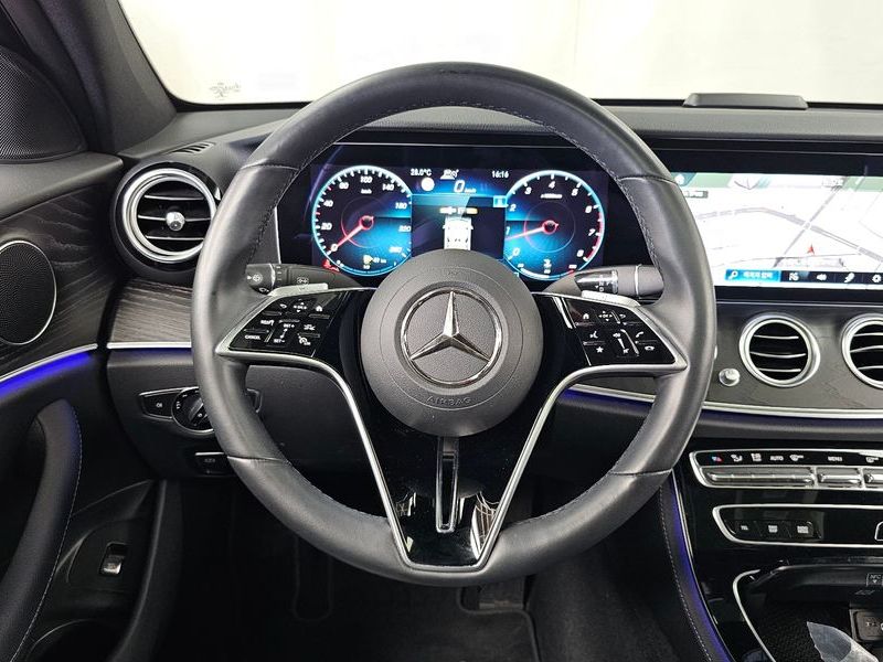 2022 Mercedes-Benz E-Class E250 Avantgarde photo 13