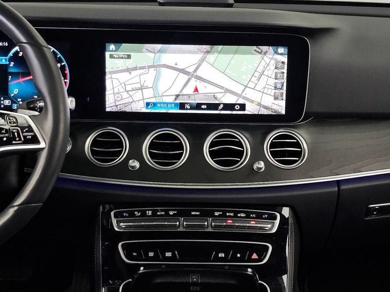 2022 Mercedes-Benz E-Class E250 Avantgarde photo 14