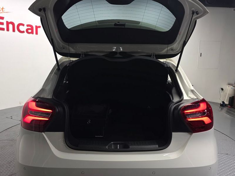 2018 Mercedes-Benz A-Class A200 photo 28