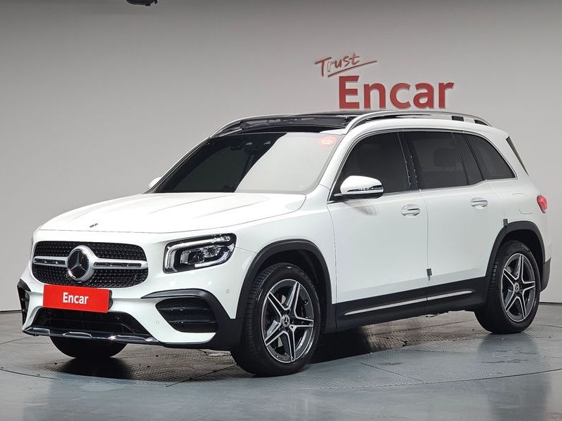 2023 Mercedes-Benz B-Class GLB250 4MATIC photo 1