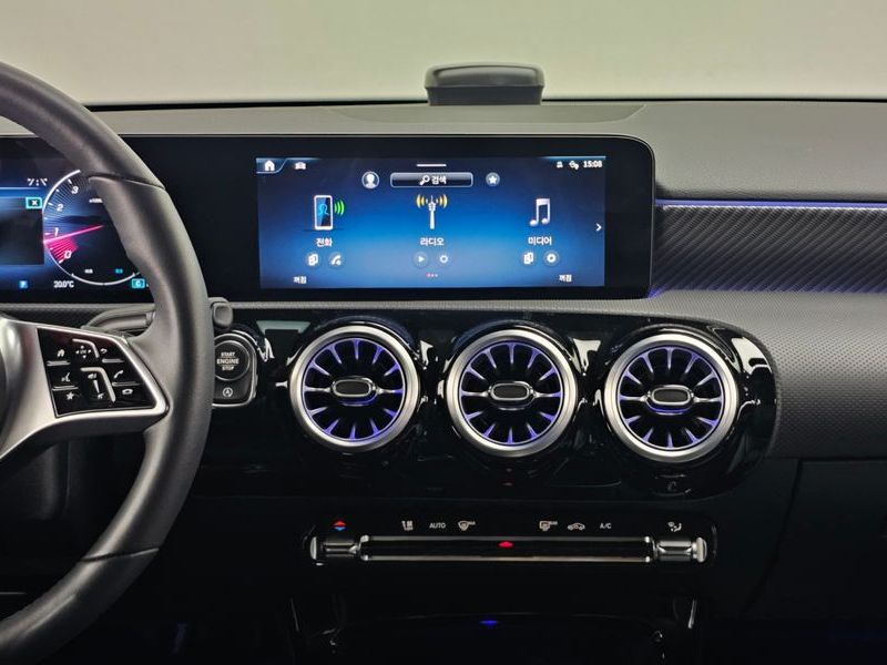 2025 Mercedes-Benz A-Class A220 Hatchback photo 12