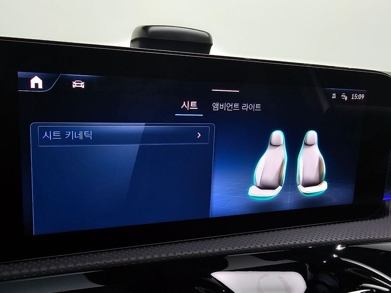 2025 Mercedes-Benz A-Class A220 Hatchback photo 30