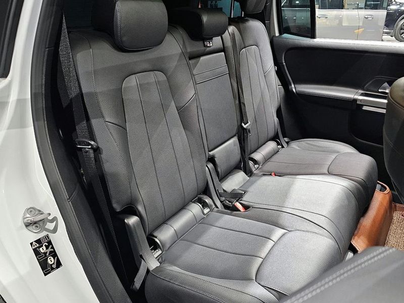 2021 Mercedes-Benz B-Class GLB220 photo 12