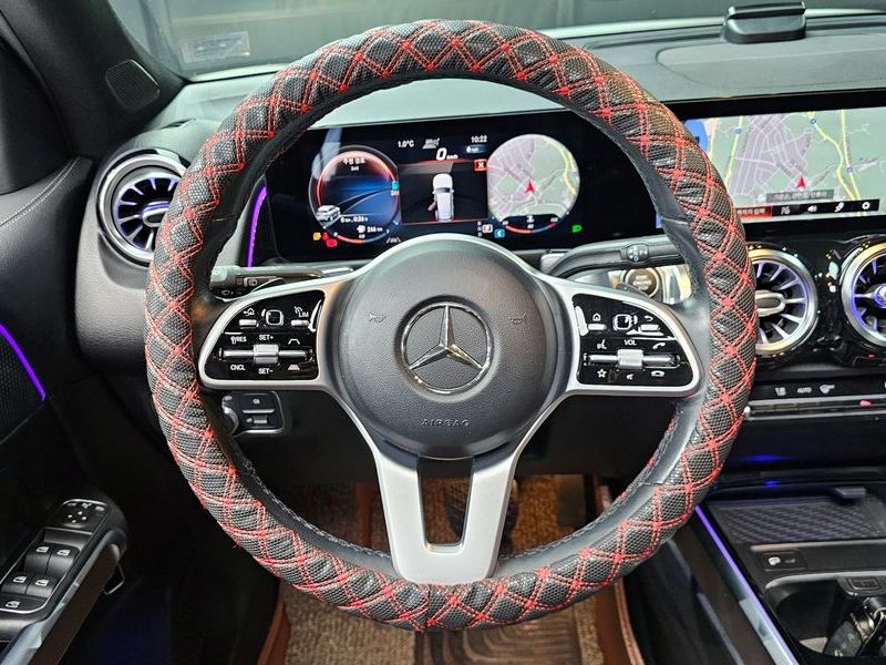 2021 Mercedes-Benz B-Class GLB220 photo 13