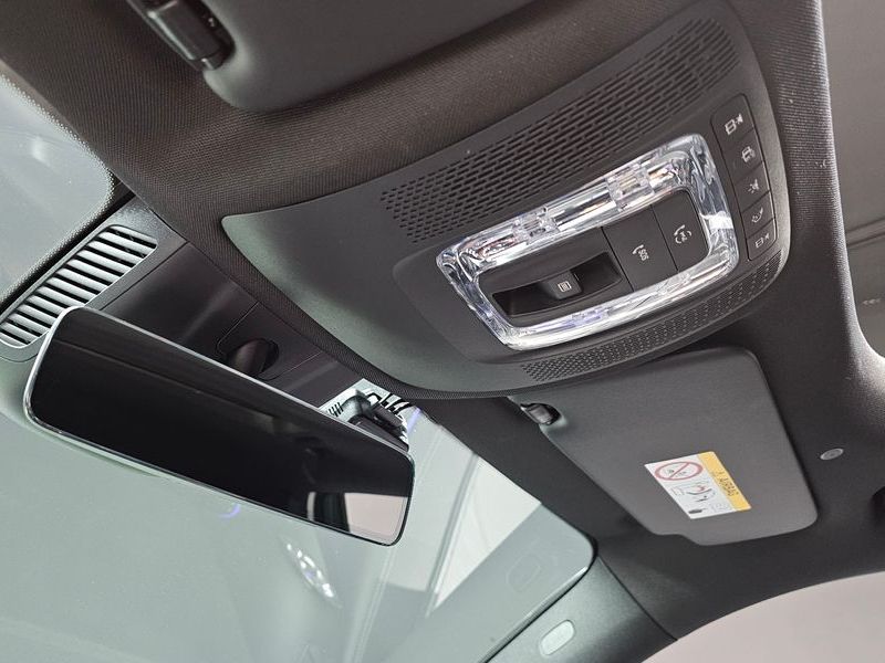 2021 Mercedes-Benz B-Class GLB220 photo 15