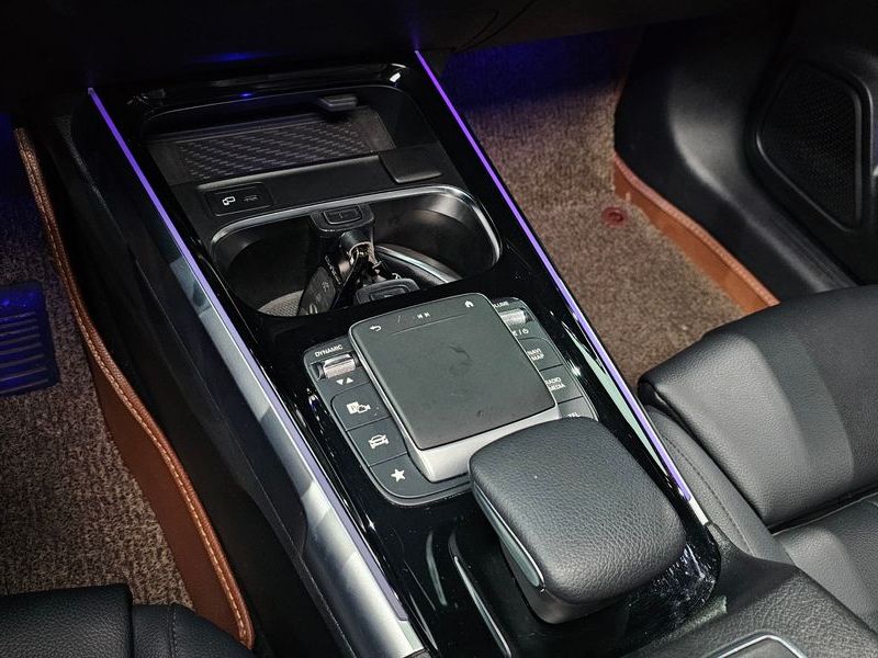2021 Mercedes-Benz B-Class GLB220 photo 18