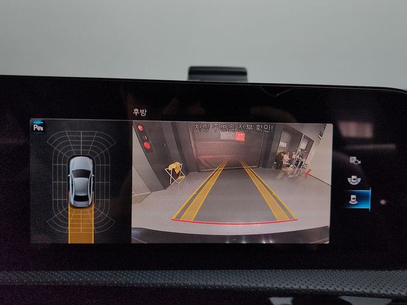 2022 Mercedes-Benz A-Class A220 Sedan photo 17