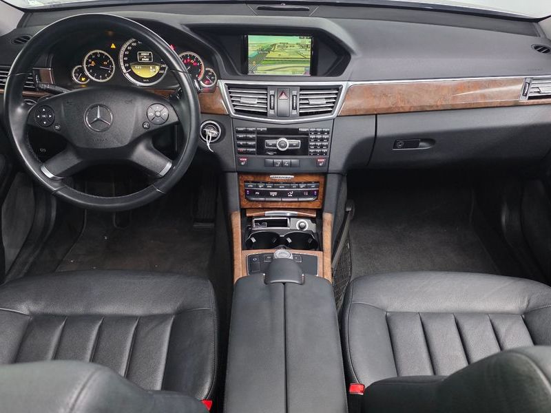 2012 Mercedes-Benz E-Class E300 Elegance photo 7
