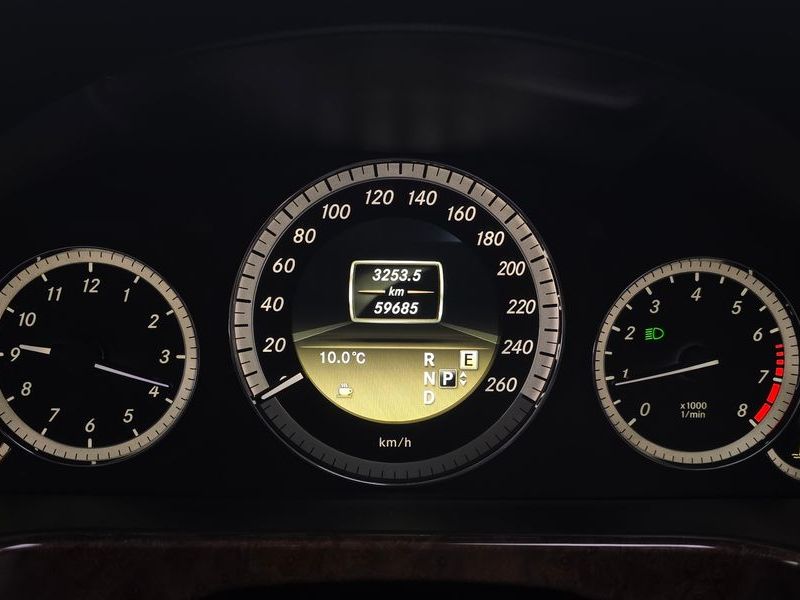 2012 Mercedes-Benz E-Class E300 Elegance photo 8