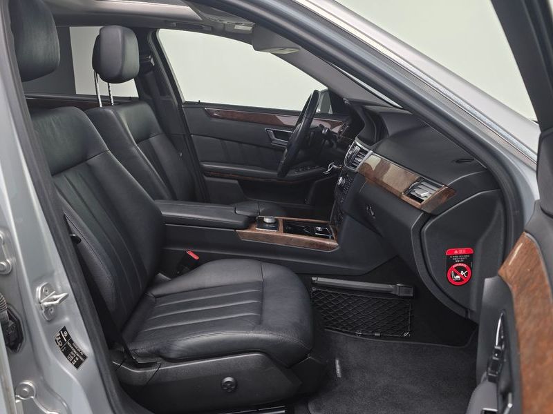 2012 Mercedes-Benz E-Class E300 Elegance photo 10