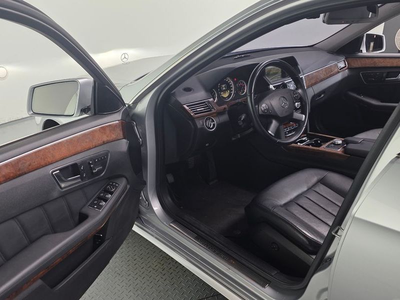 2012 Mercedes-Benz E-Class E300 Elegance photo 11