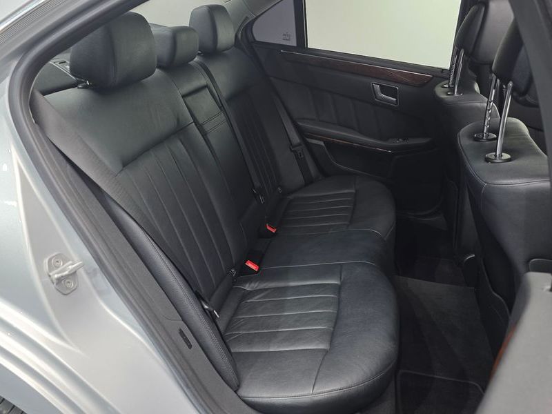 2012 Mercedes-Benz E-Class E300 Elegance photo 12
