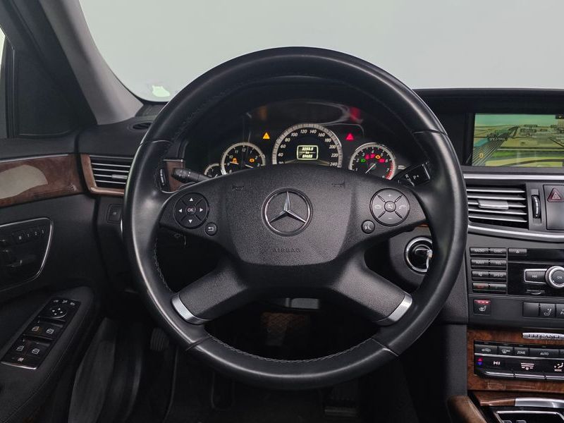 2012 Mercedes-Benz E-Class E300 Elegance photo 13